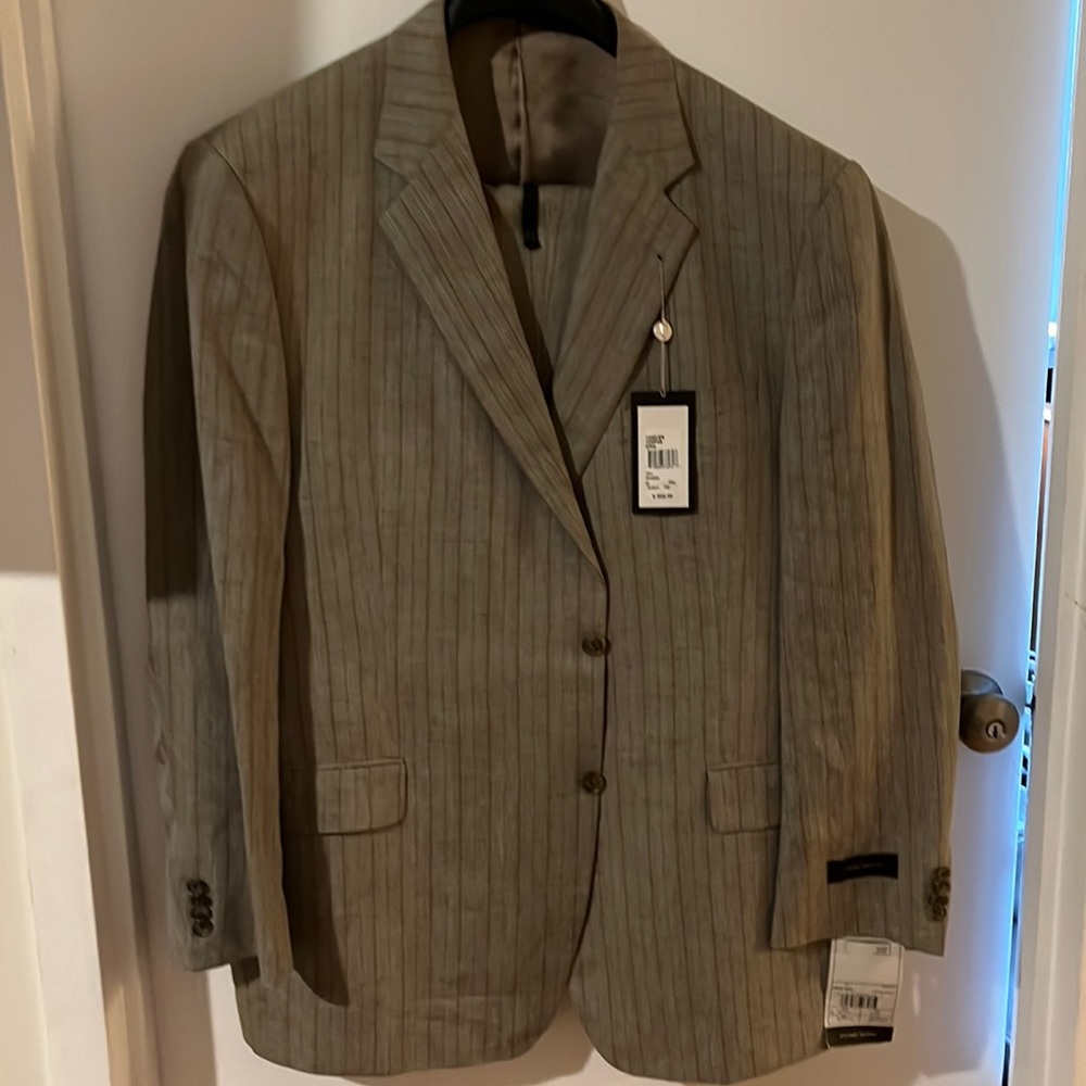 Men’s Joseph Abboud suit with tags!
